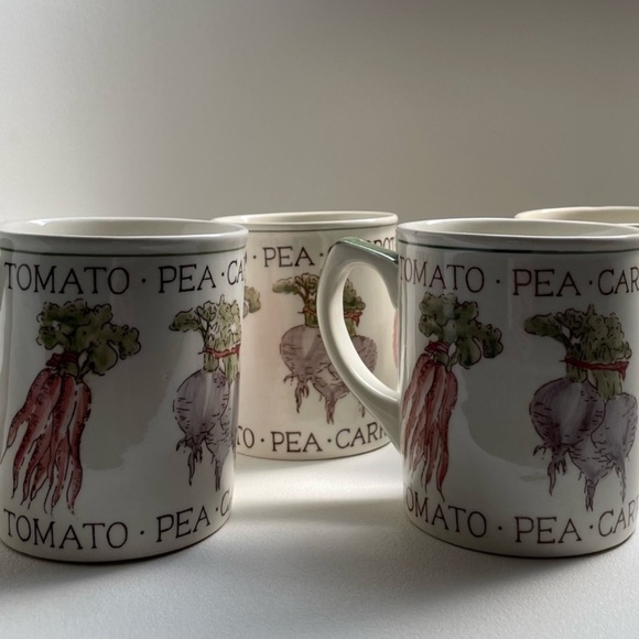 Vintage Mugs Marked "Hand Painted Vegetables to Laura Ashley ©MCMXCIII - Picture 4 of 8
